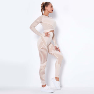 LuxioWear Seamless Yoga Suit | Breathable Long-Sleeved Fitness Outfit