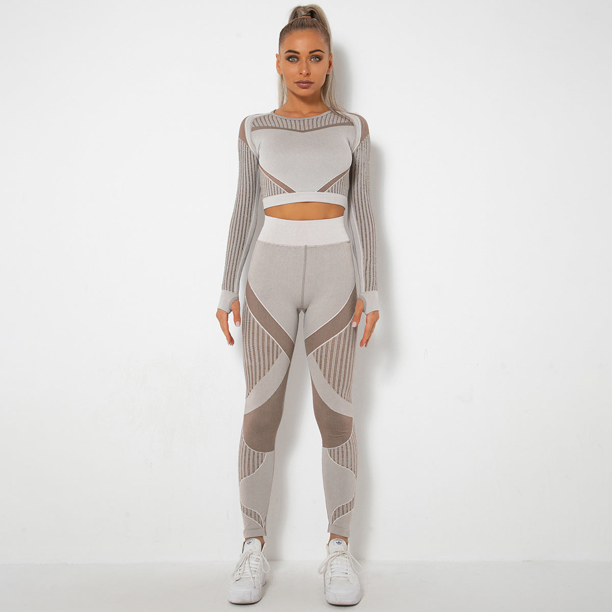 LuxioWear Seamless Yoga Suit | Breathable Long-Sleeved Fitness Outfit